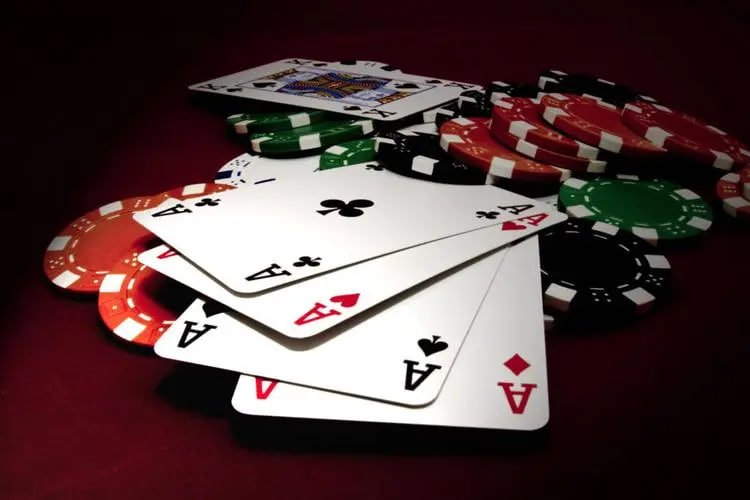 Permainan Fortune Ox di aplikasi mobile kapal win69 menampilkan gulungan dengan simbol Asia dan fitur bonus